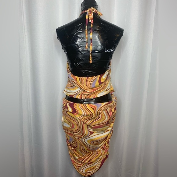 Psychedelic Design Ruched Ring Halter Top and Skirt - Picture 8 of 8